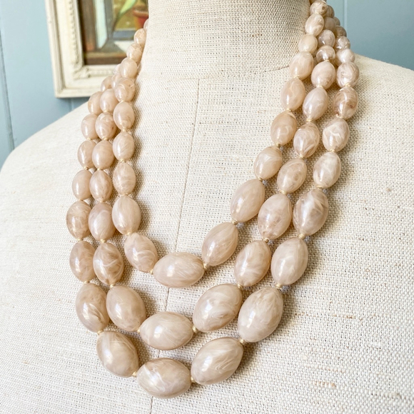 Vintage Signed West Germany Three Strand Nude Beige Swirl Resin Bead Necklace. - Picture 2 of 6